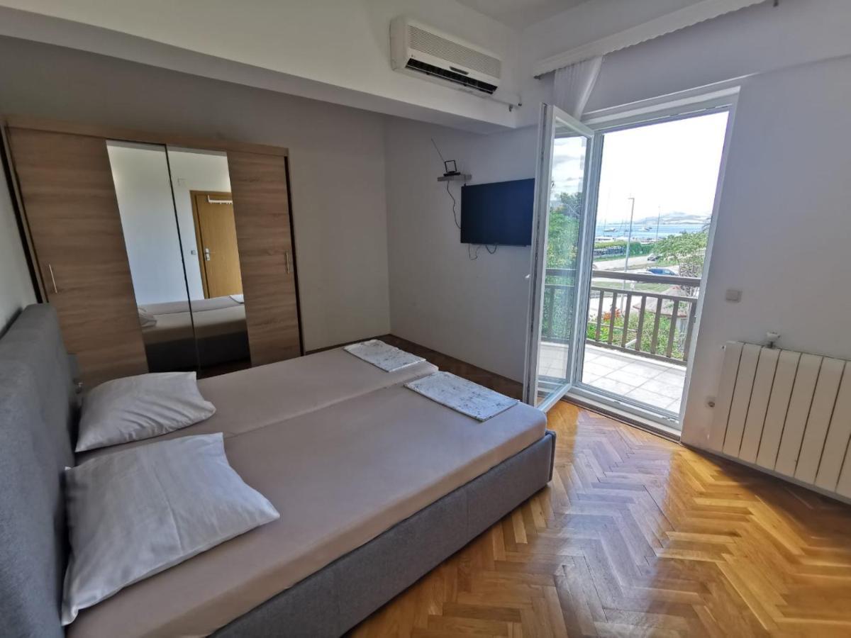Apartment Cirko Kaštela Exteriör bild