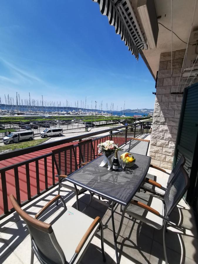 Apartment Cirko Kaštela Exteriör bild