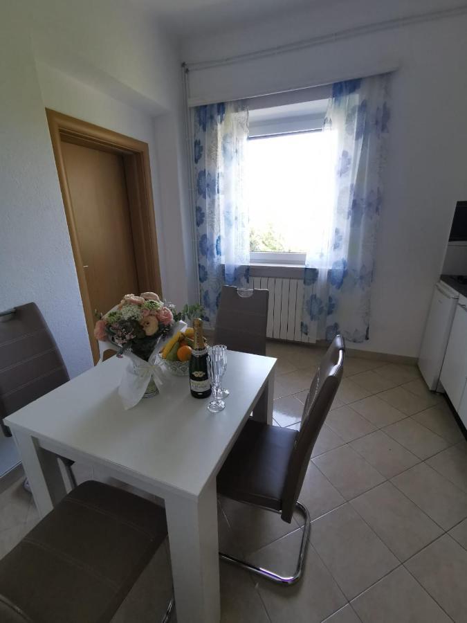 Apartment Cirko Kaštela Exteriör bild