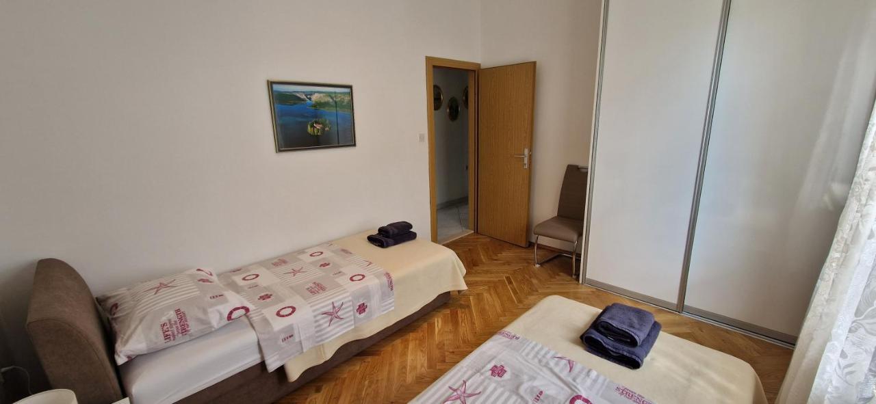 Apartment Cirko Kaštela Exteriör bild