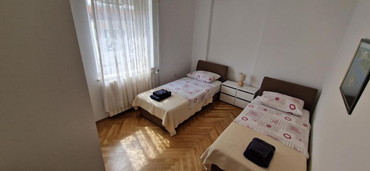 Apartment Cirko Kaštela Exteriör bild