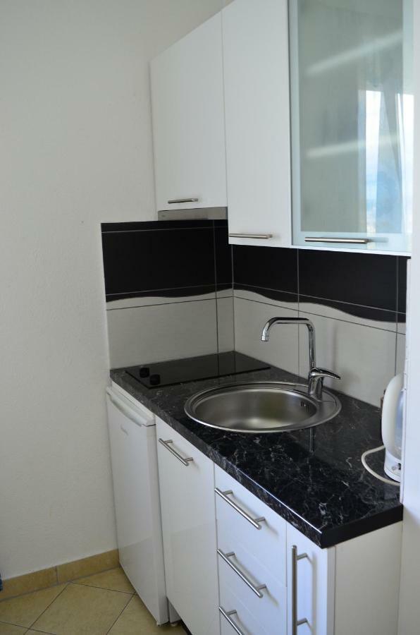 Apartment Cirko Kaštela Exteriör bild