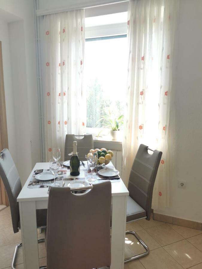 Apartment Cirko Kaštela Exteriör bild