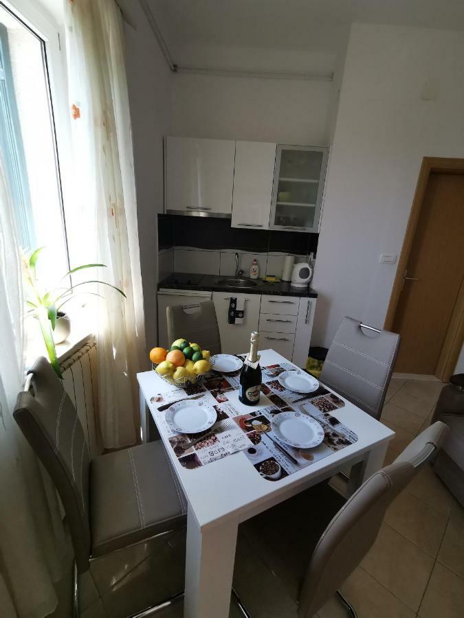Apartment Cirko Kaštela Exteriör bild
