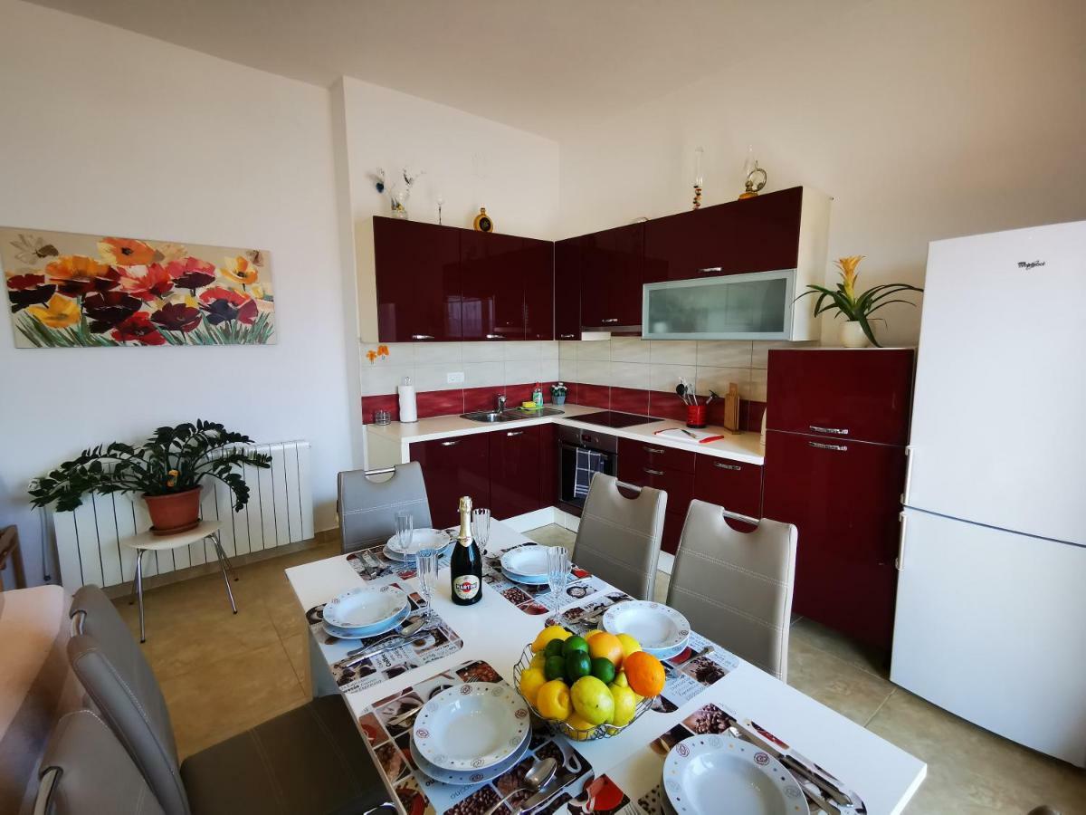 Apartment Cirko Kaštela Exteriör bild